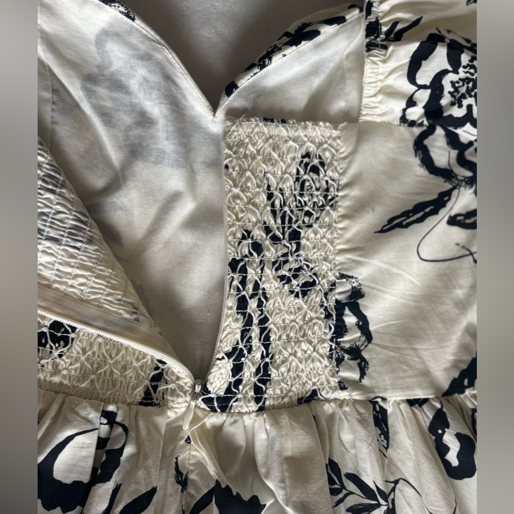 NWT Vestique Black & White Floral Puff Sleeve Babydoll Mini Romantic Dress Small - Picture 9 of 13
